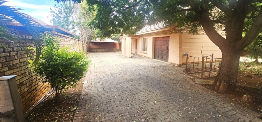 To Let 3 Bedroom Property for Rent in Waterval East North West